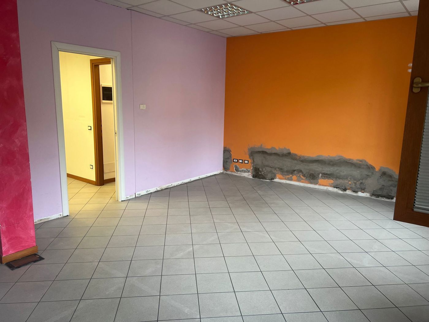 Ufficio in affitto a Cant�