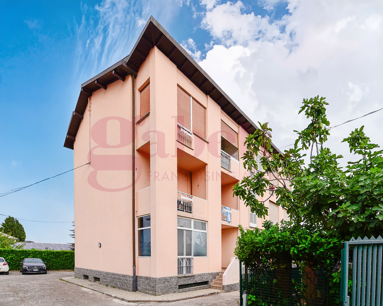 Trilocale con giardino a Cant�