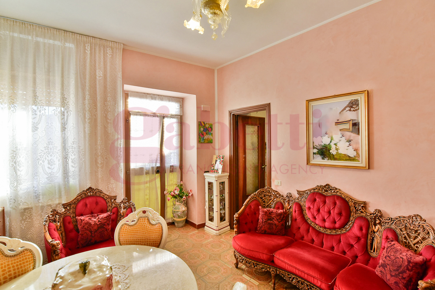 Bilocale in vendita a Carugo