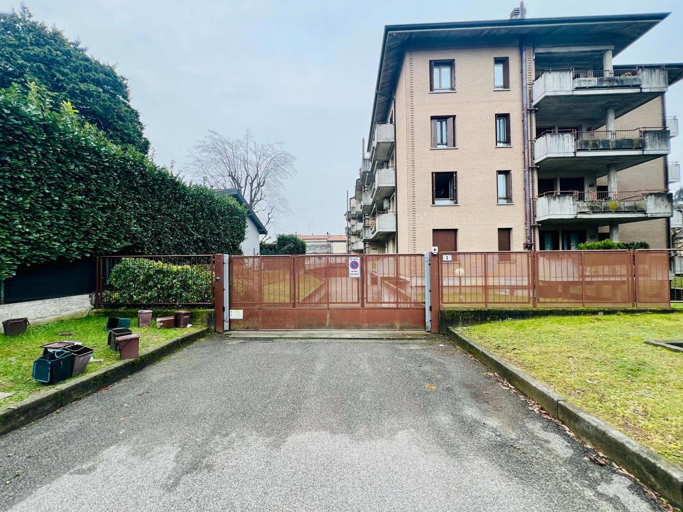 Box/Garage 16mq in vendita a Cabiate