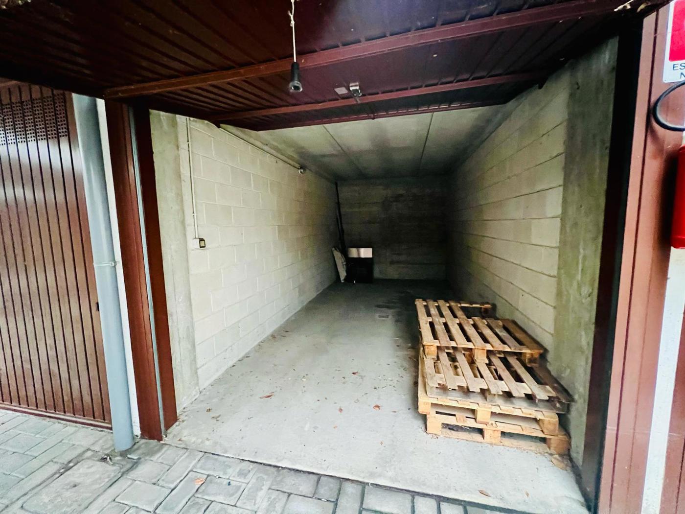 Box/Garage 16mq in vendita a Cabiate