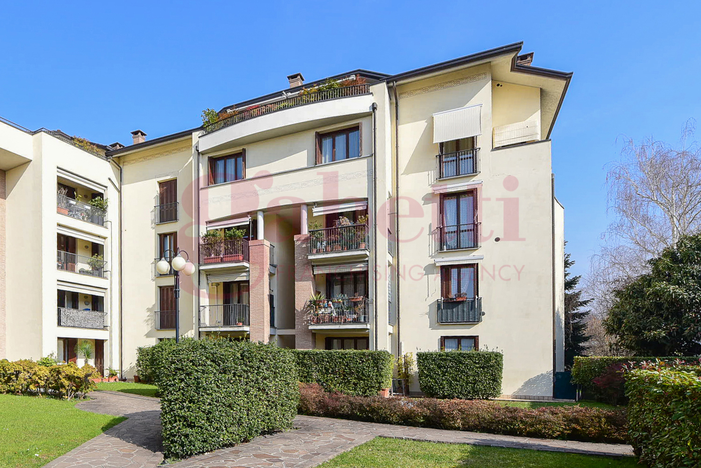 Quadrilocale in vendita a Mariano Comense