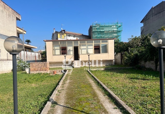 Casa indipendente con giardino a Capua