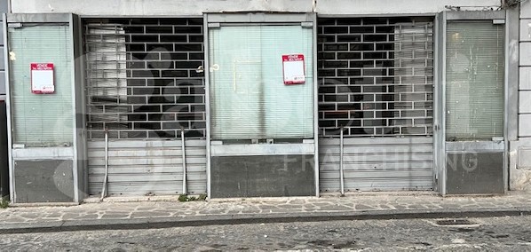 Negozio in vendita a Capua