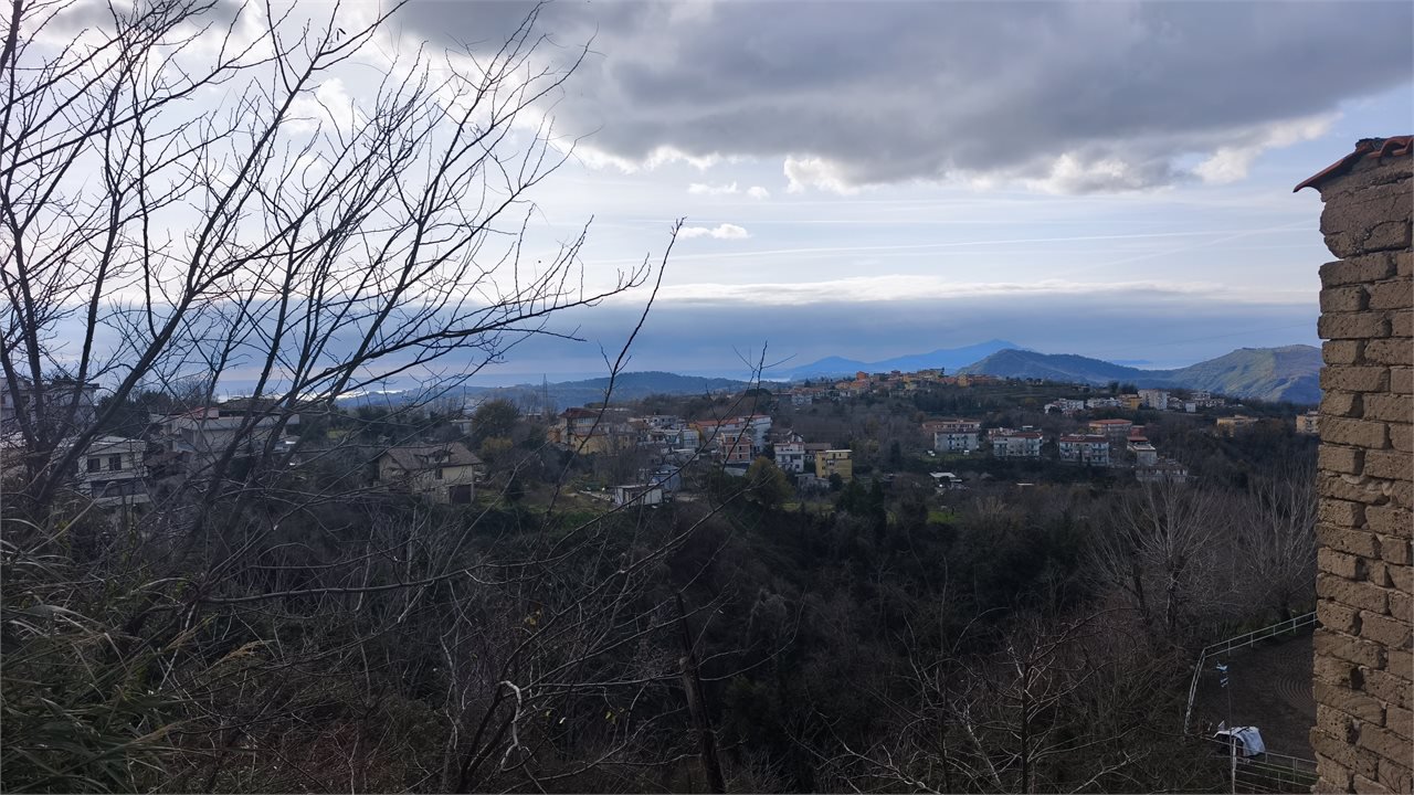 Locale commerciale in vendita a Marano di Napoli