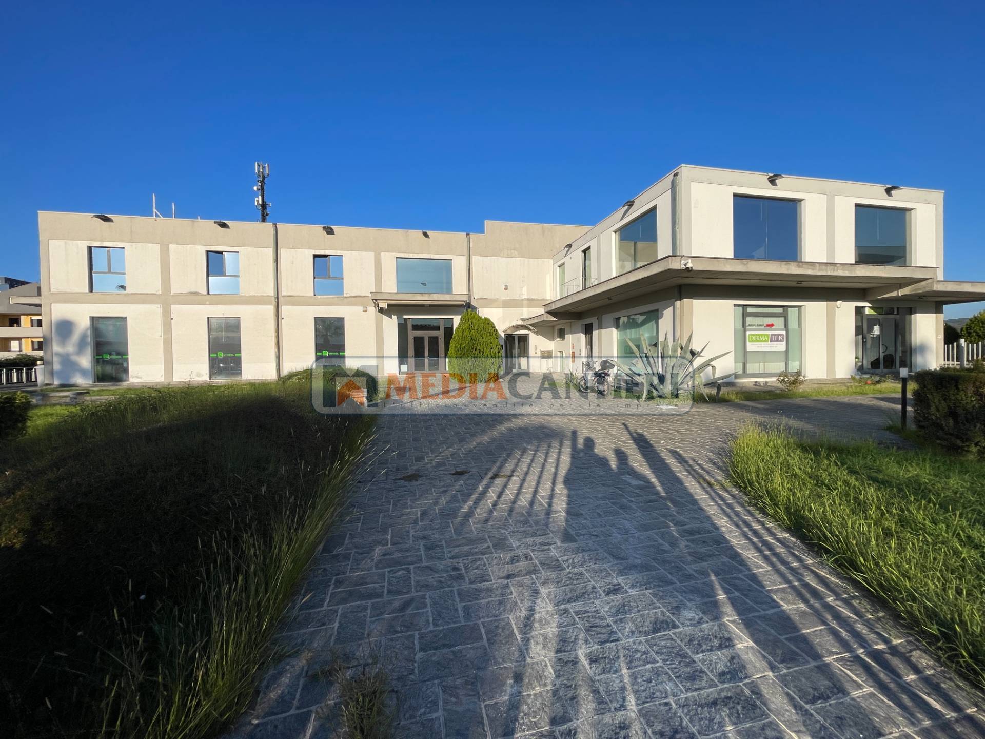 Capannone industriale in vendita a San Giovanni Teatino