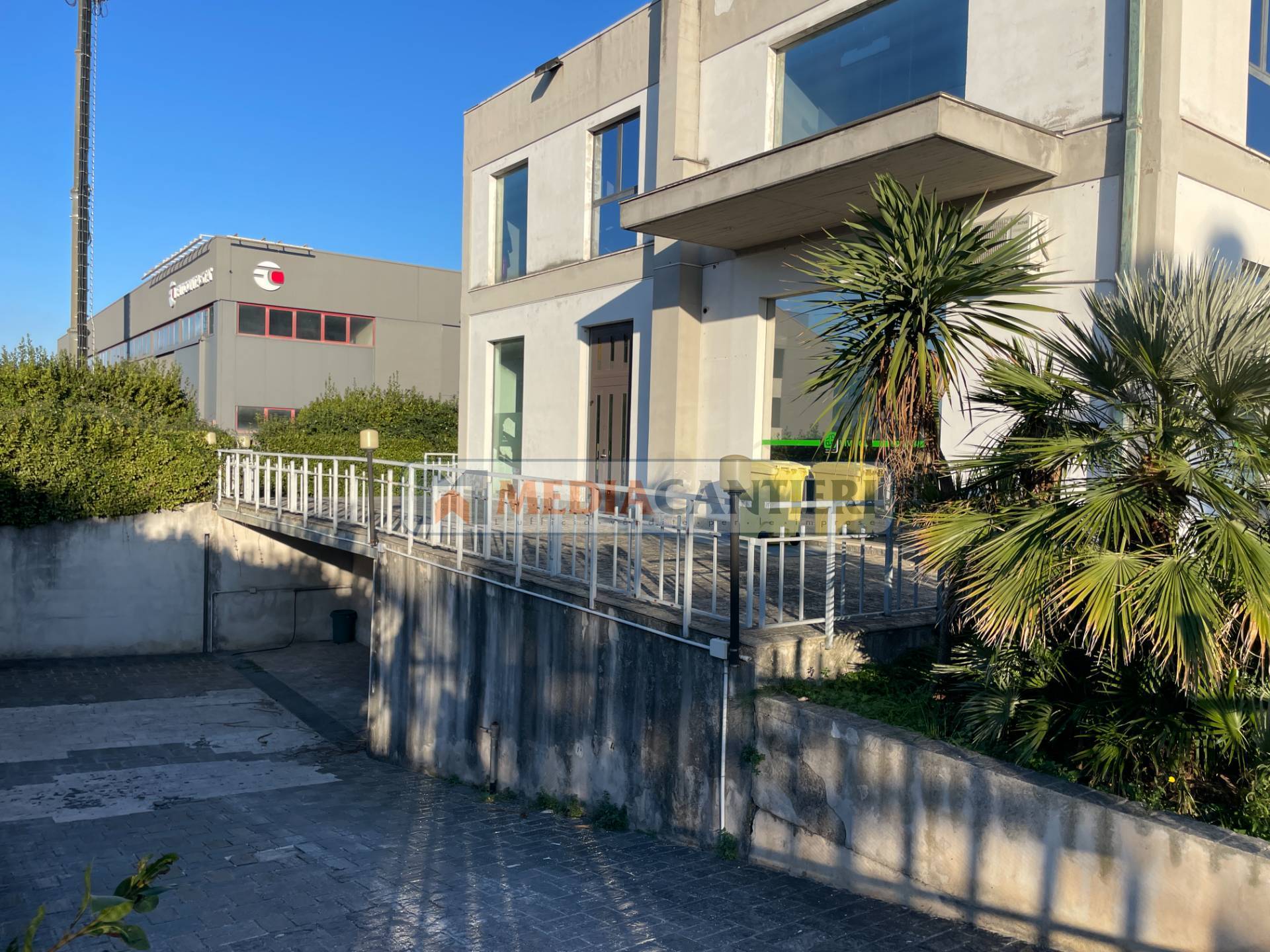 Capannone industriale in vendita a San Giovanni Teatino