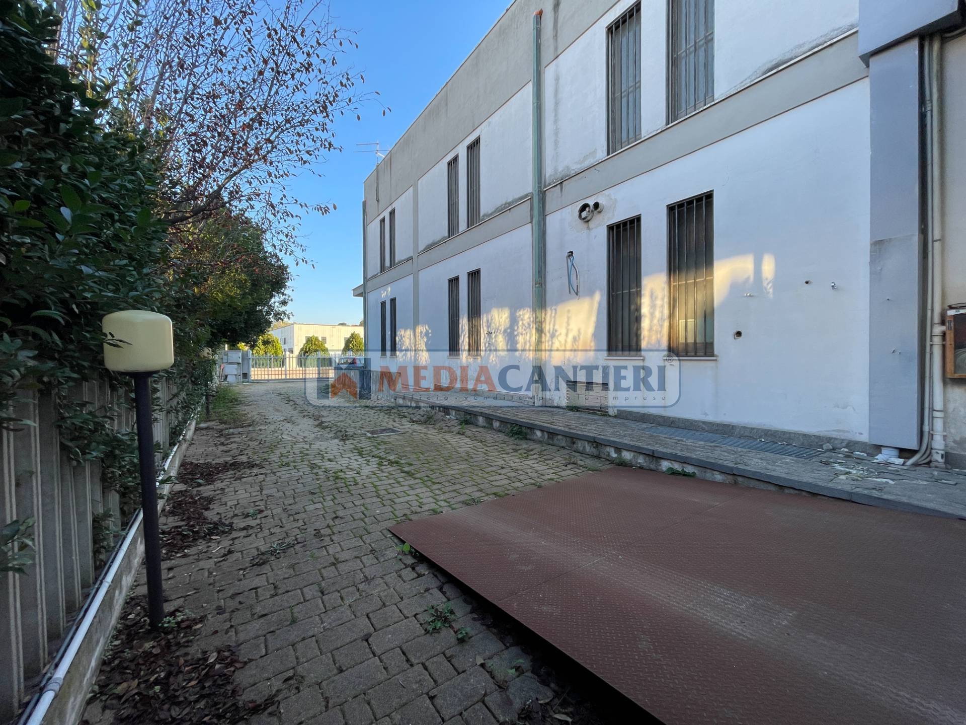 Capannone industriale in vendita a San Giovanni Teatino