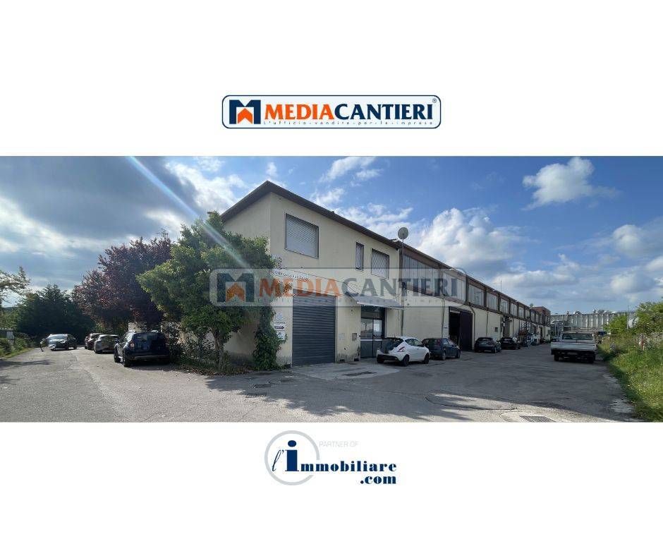 Complesso commerciale in vendita a San Giovanni Teatino