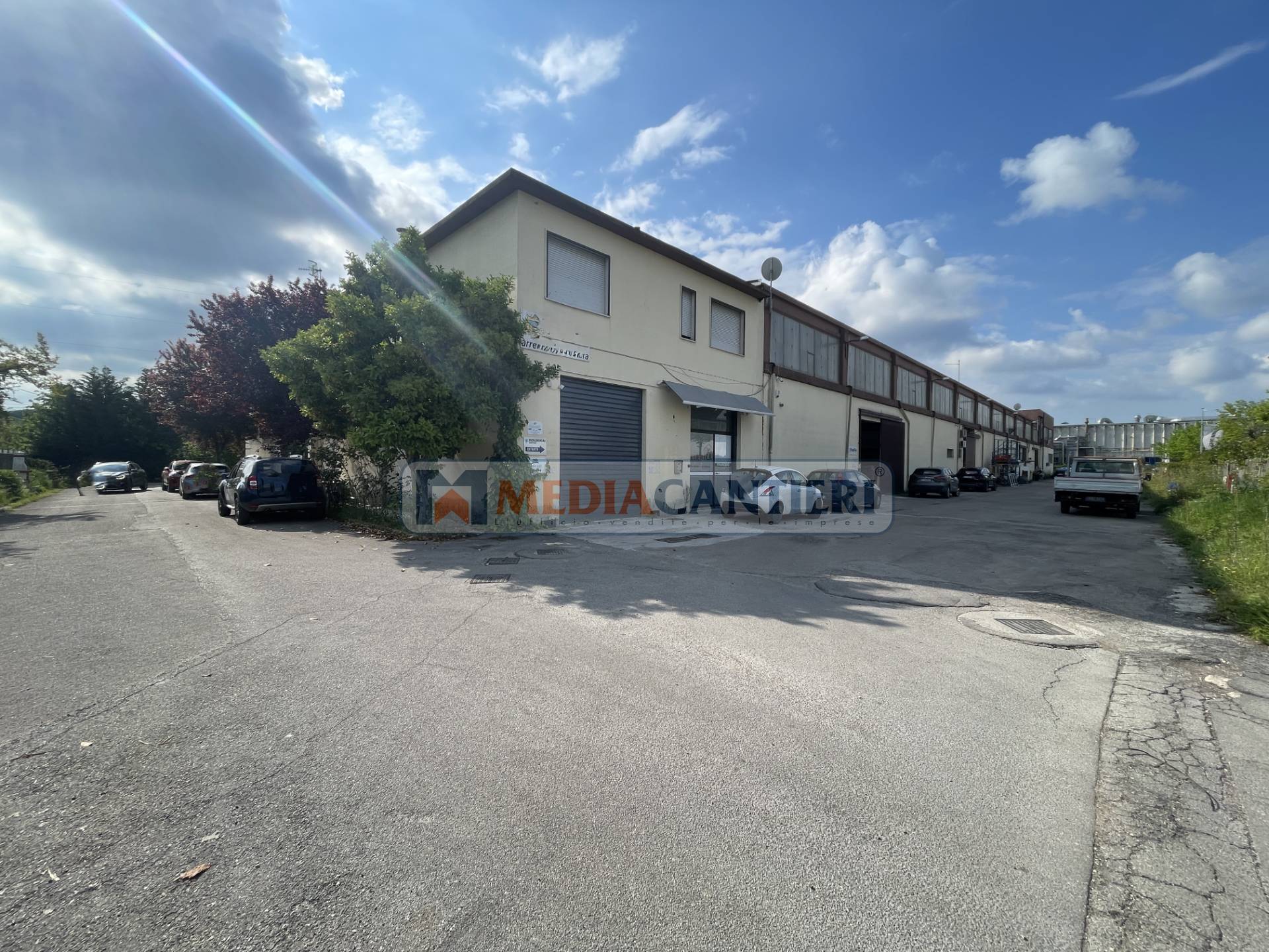 Complesso commerciale in vendita a San Giovanni Teatino