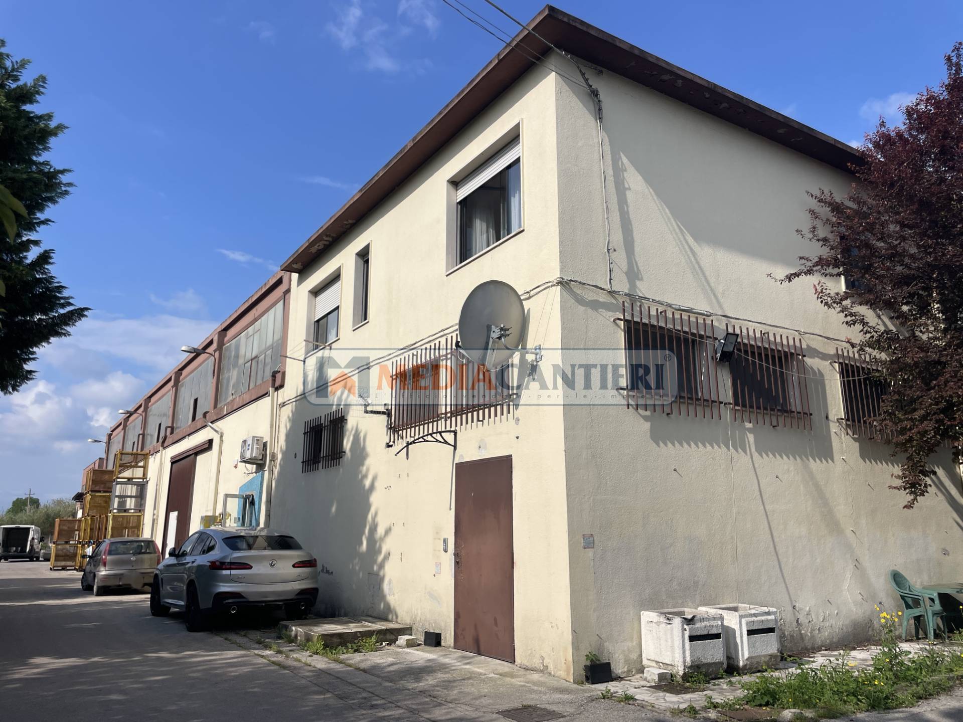 Complesso commerciale in vendita a San Giovanni Teatino