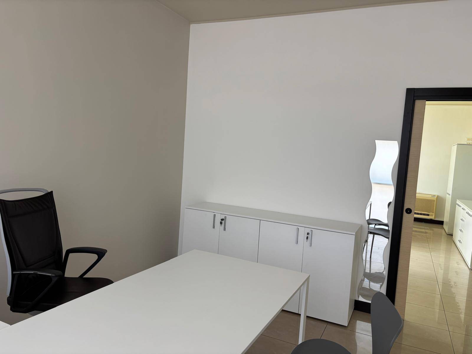 Ufficio/studio in affitto a Citt Sant'Angelo, Marina