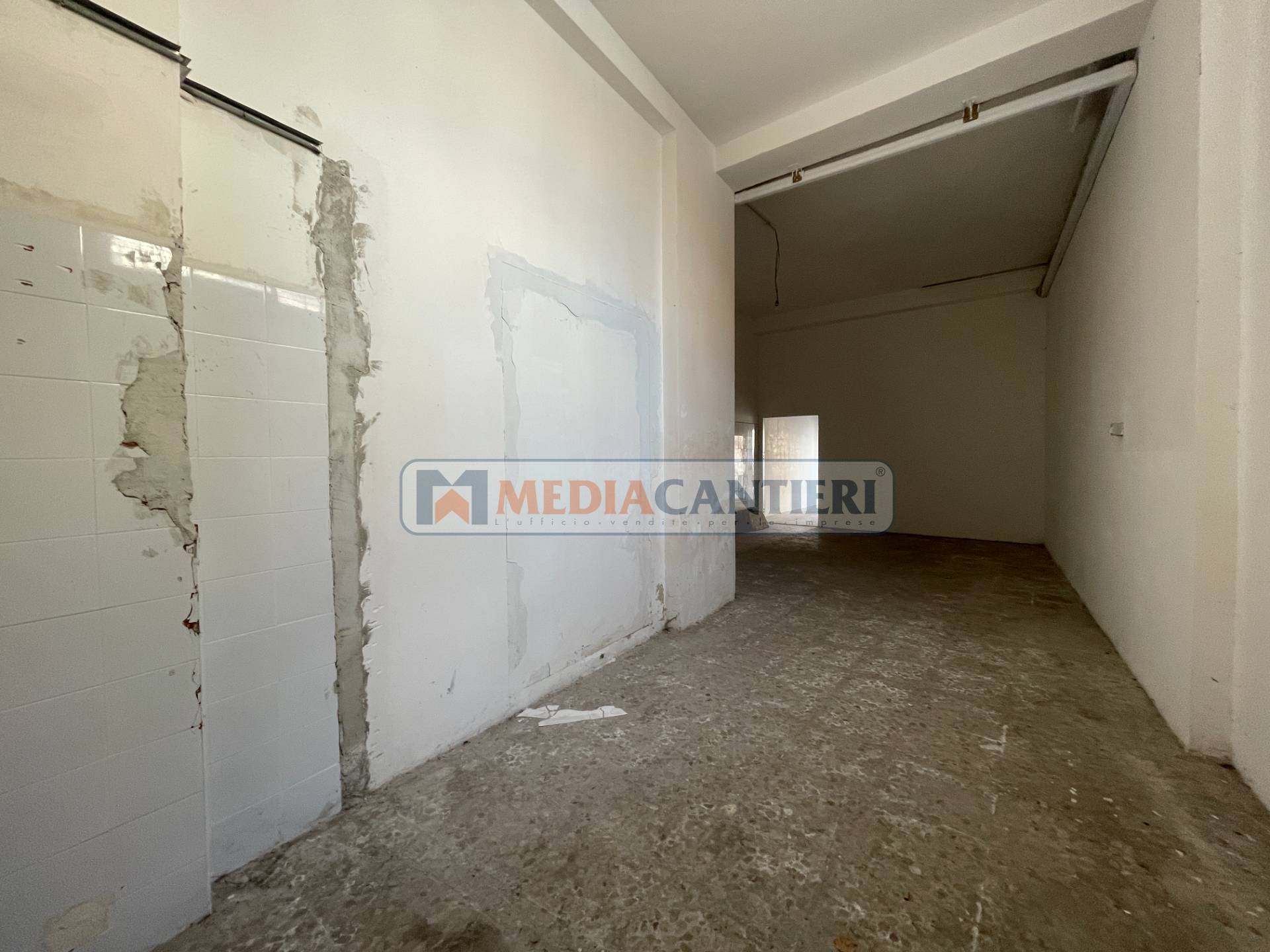 Deposito/Magazzino in vendita a Pescara