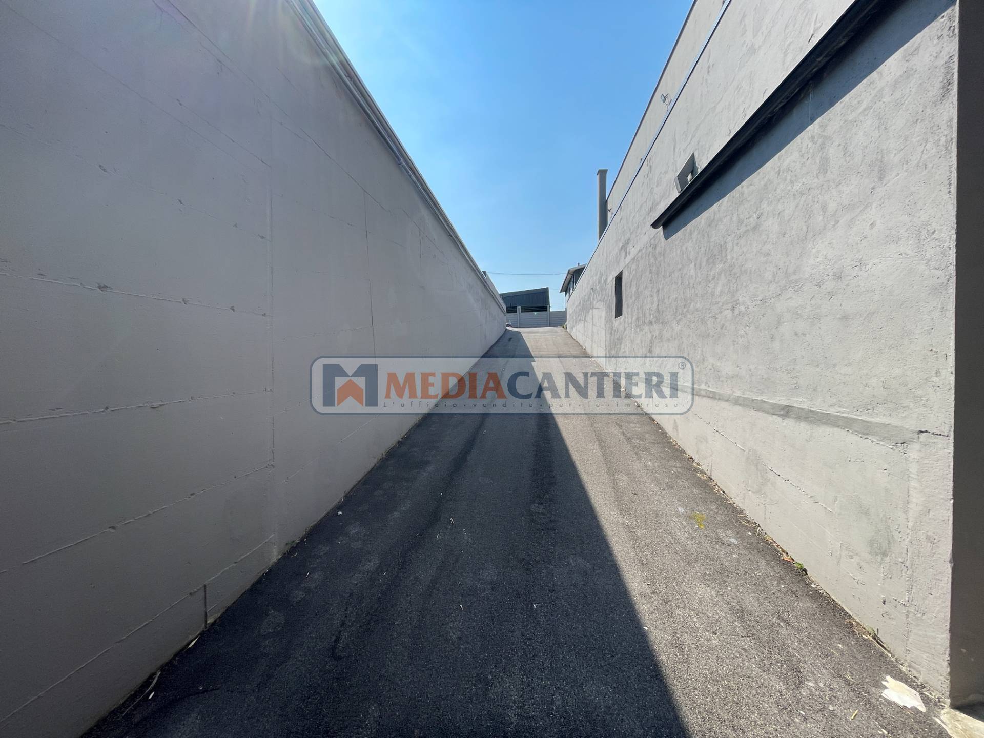 Capannone industriale in vendita a Citt Sant'Angelo, Marina