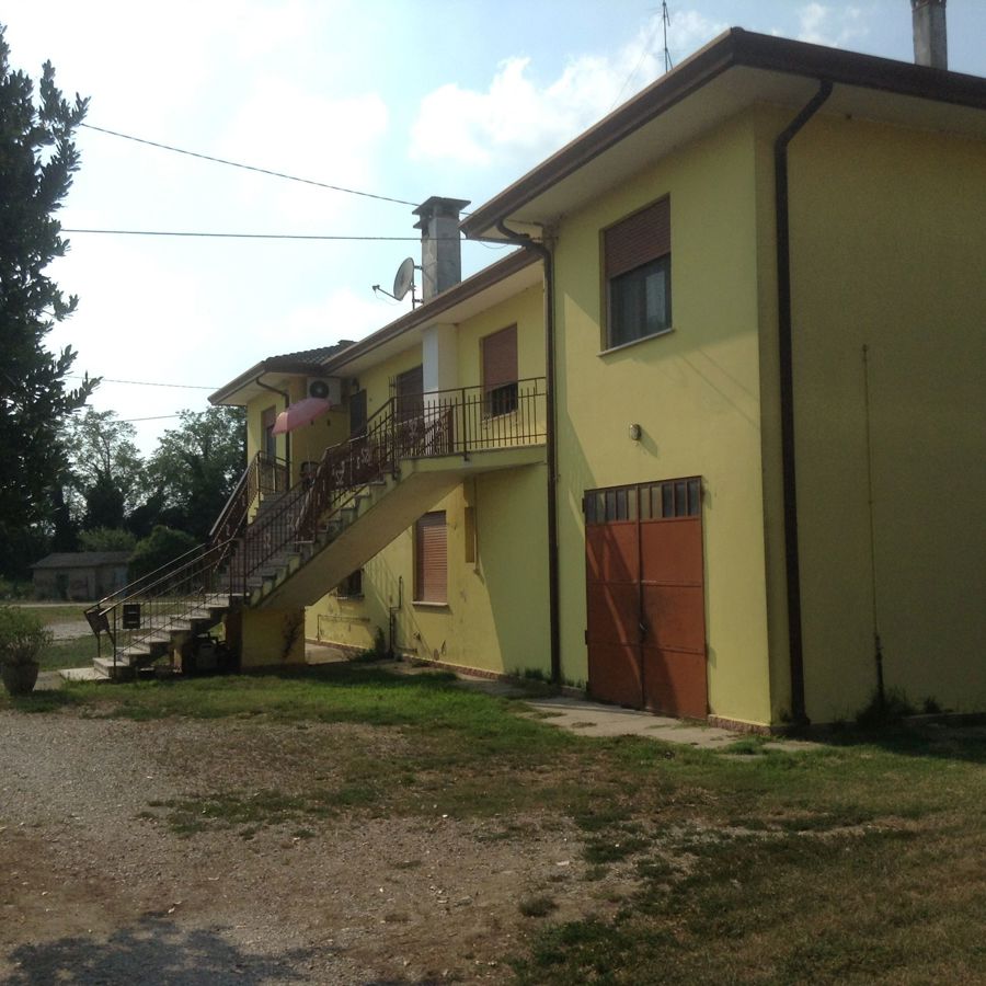 Villa Bifamiliare con box doppio a Gavello