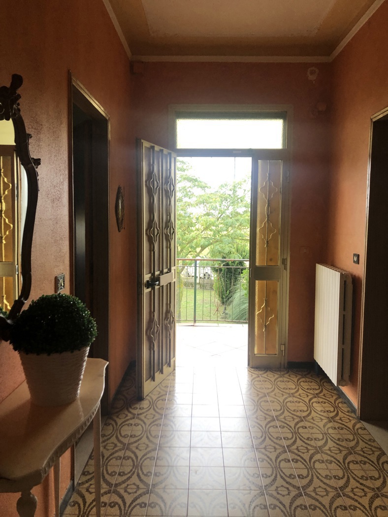 Villa con giardino a Gavello