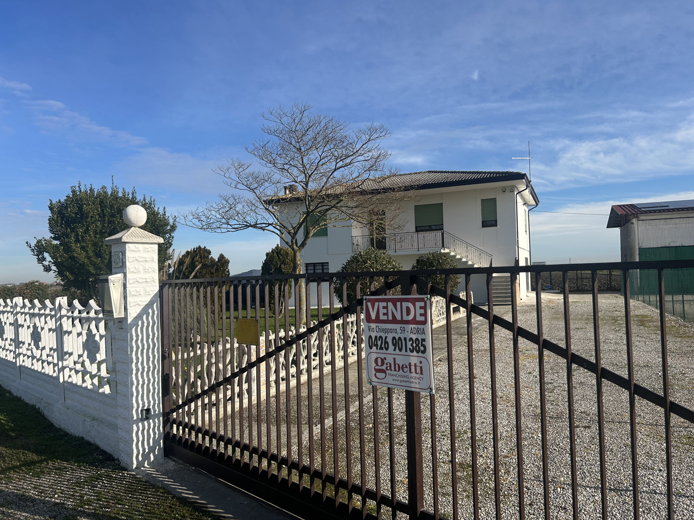 Villa con giardino a Gavello