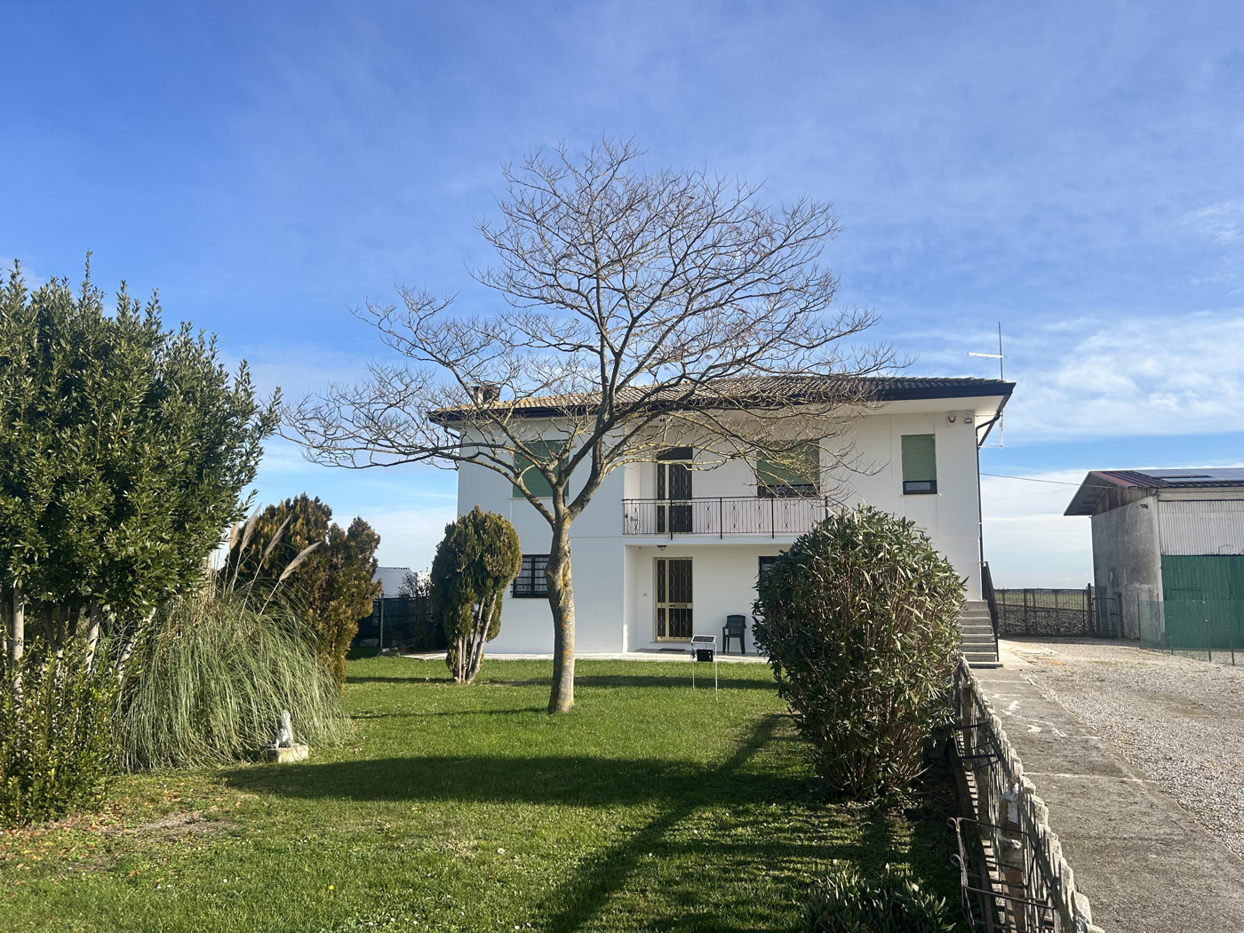 Villa con giardino a Gavello