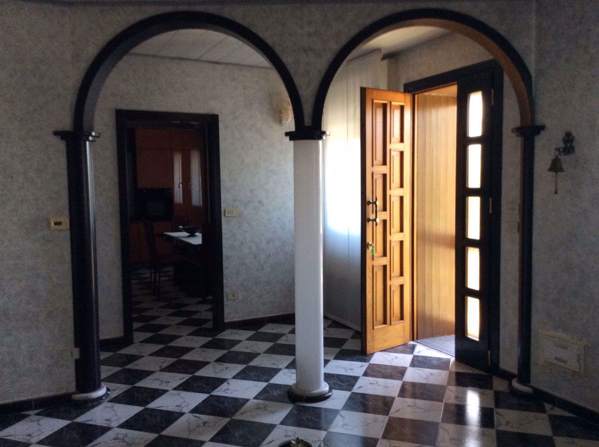 Stabile/Palazzo in vendita a Gavello