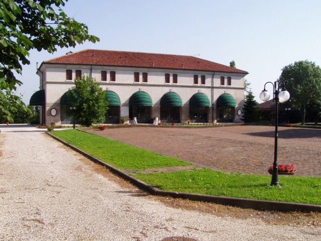 Attivit� commerciale Ristorante e pizzeria in vendita a Villadose