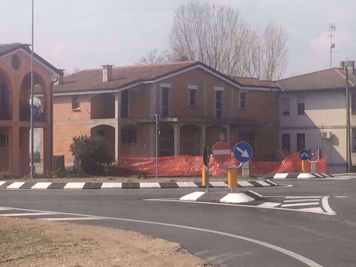 Stabile/Palazzo in vendita a Ceregnano