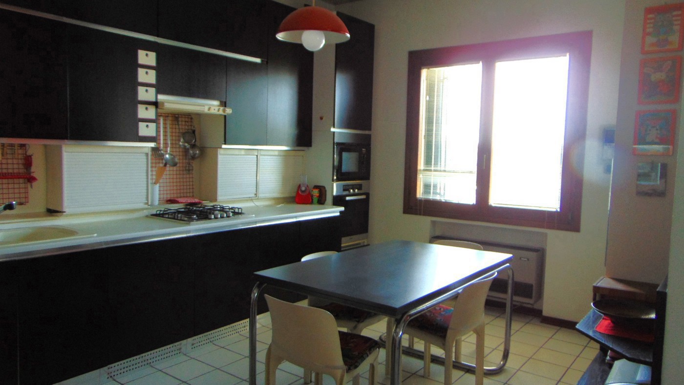 Monolocale arredato in affitto a Villadose