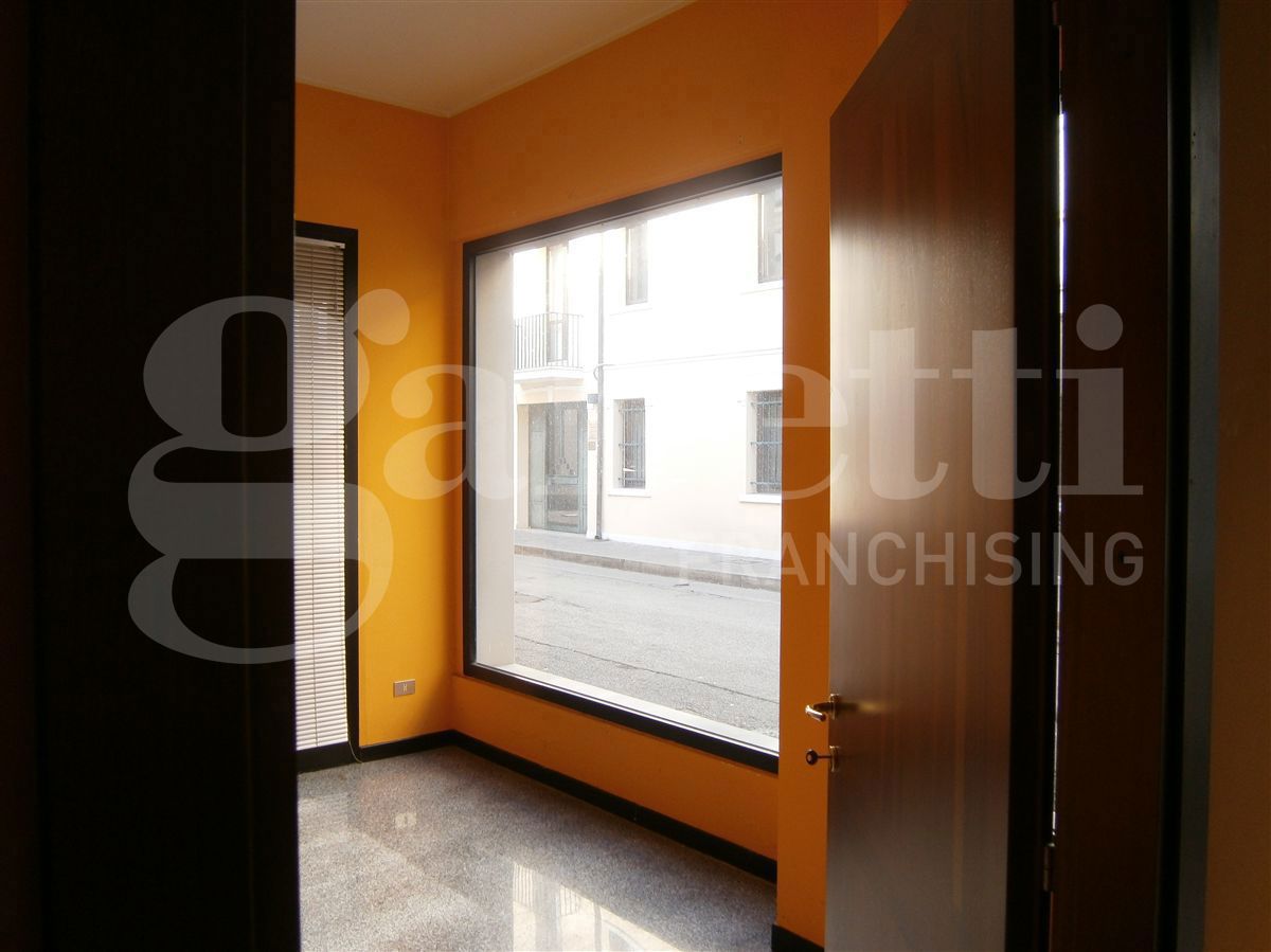Negozio in affitto a Rovigo