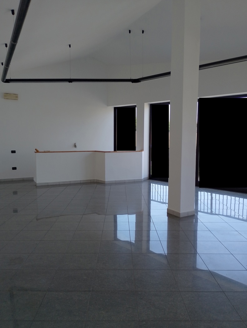 Negozio in vendita a Rovigo