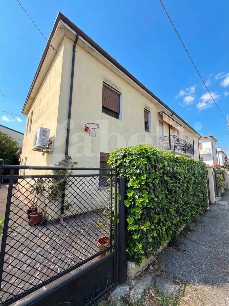 Villa Bifamiliare in vendita a Rovigo