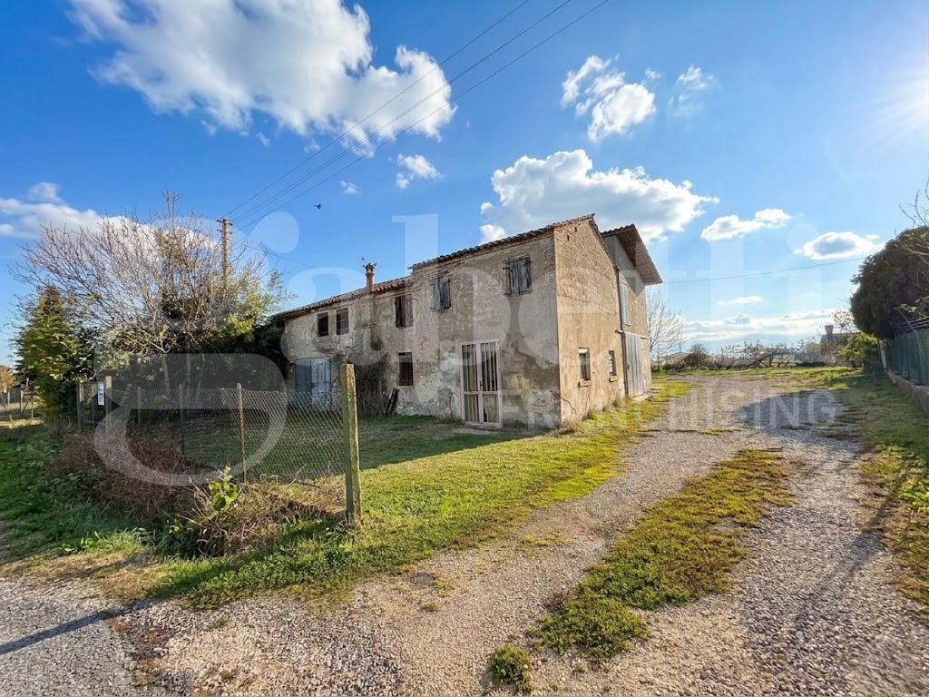 Rustico da ristrutturare a Fratta Polesine