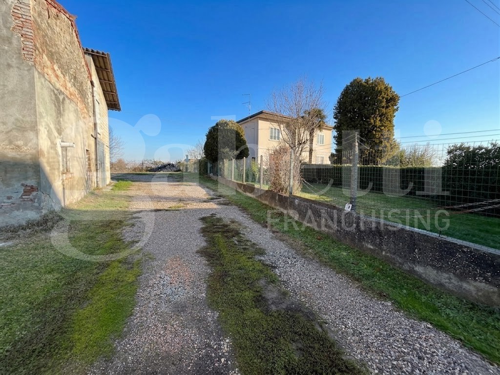 Rustico da ristrutturare a Fratta Polesine