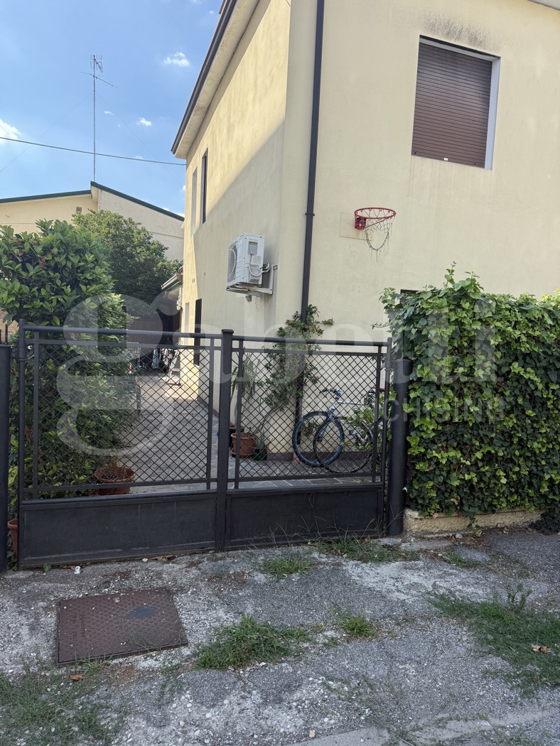 Villa Bifamiliare in vendita a Rovigo