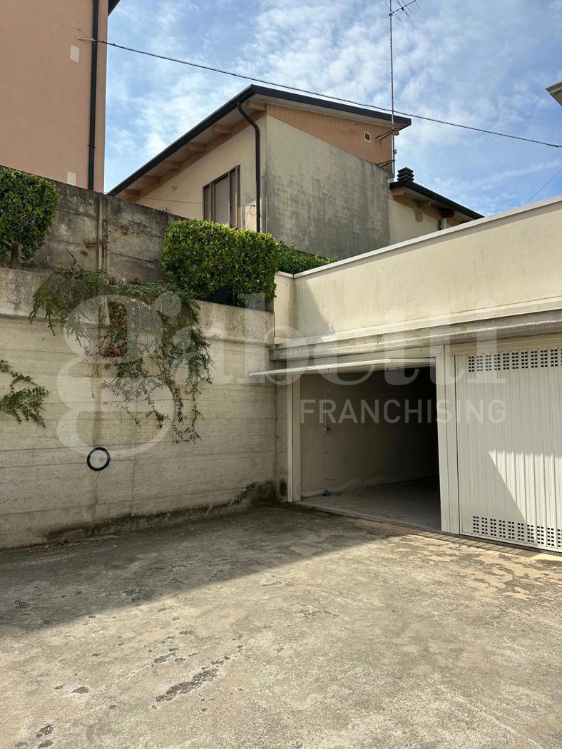 Box/Garage 18mq in affitto a Rovigo