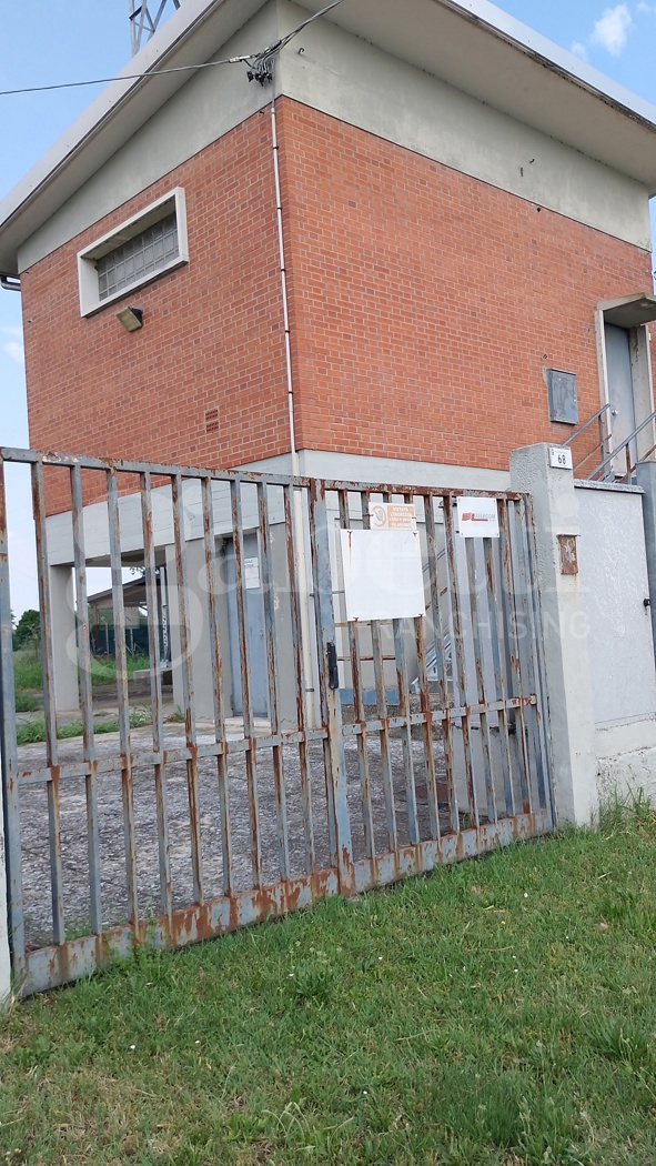 Magazzino in vendita a Castelnovo Bariano