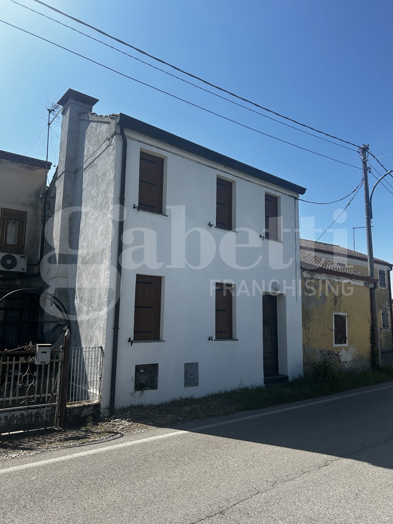 Casa indipendente ristrutturata a Ceregnano