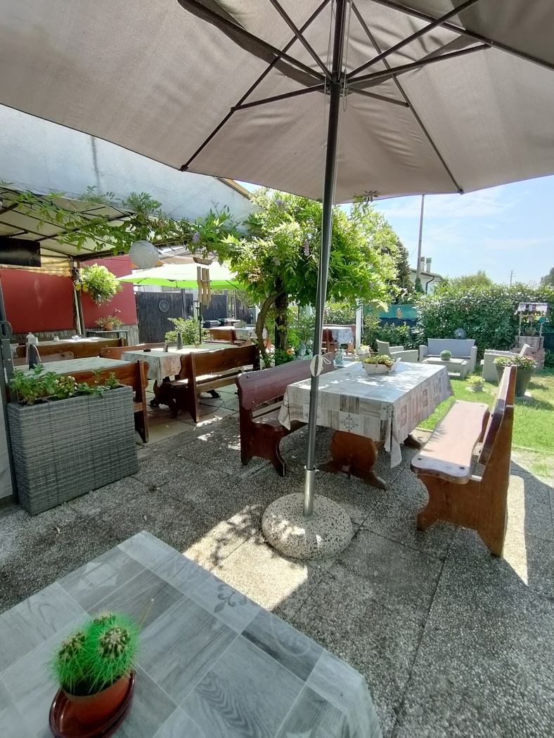 Attivit� commerciale Ristorante e pizzeria in vendita a Ceregnano