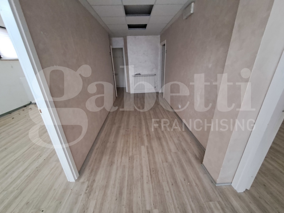 Ufficio con box doppio a Rovigo