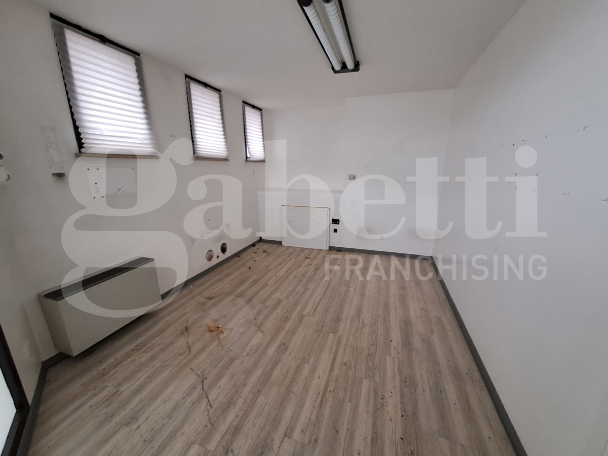 Ufficio con box doppio a Rovigo