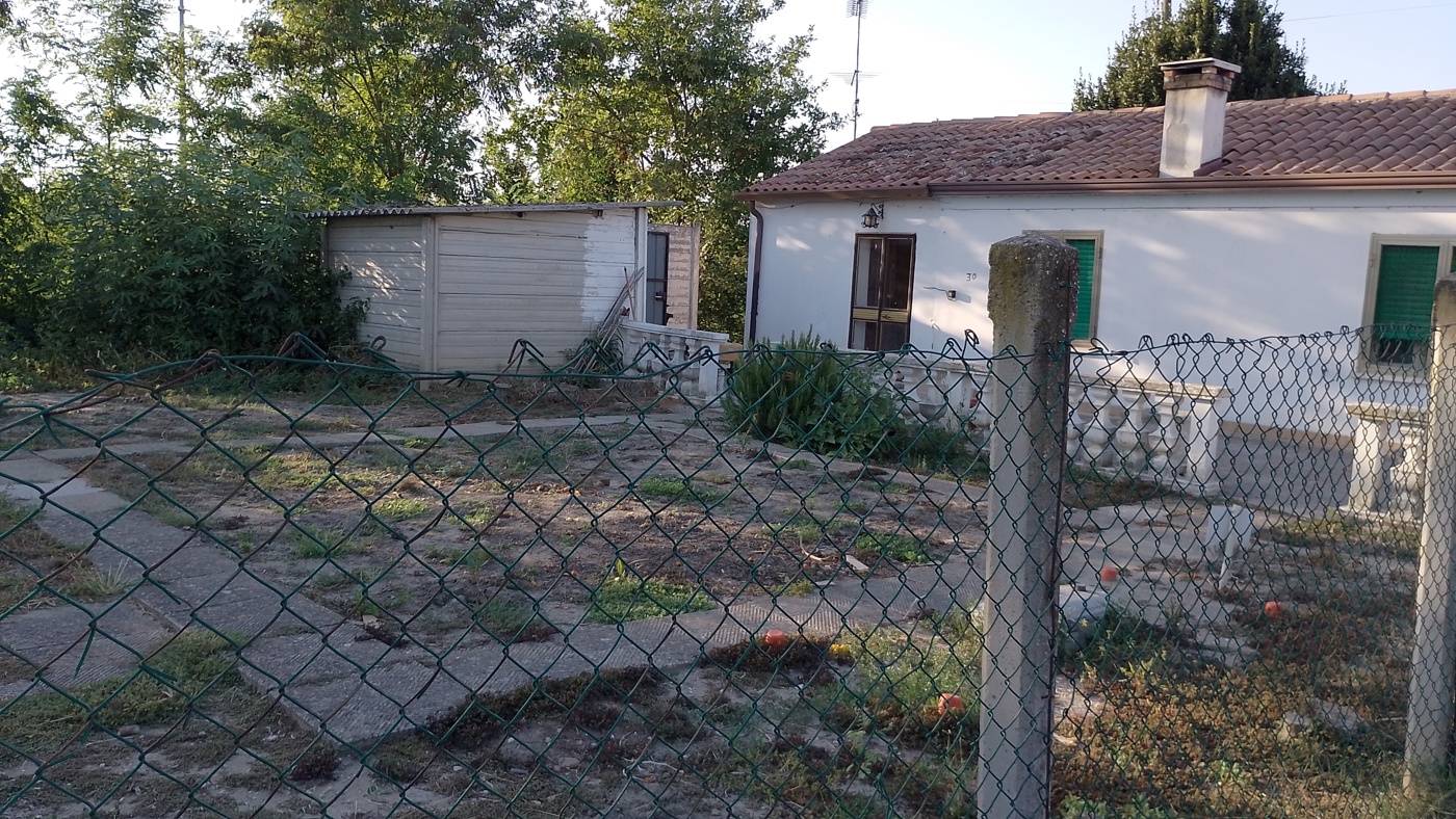 Casa indipendente con giardino a Gavello