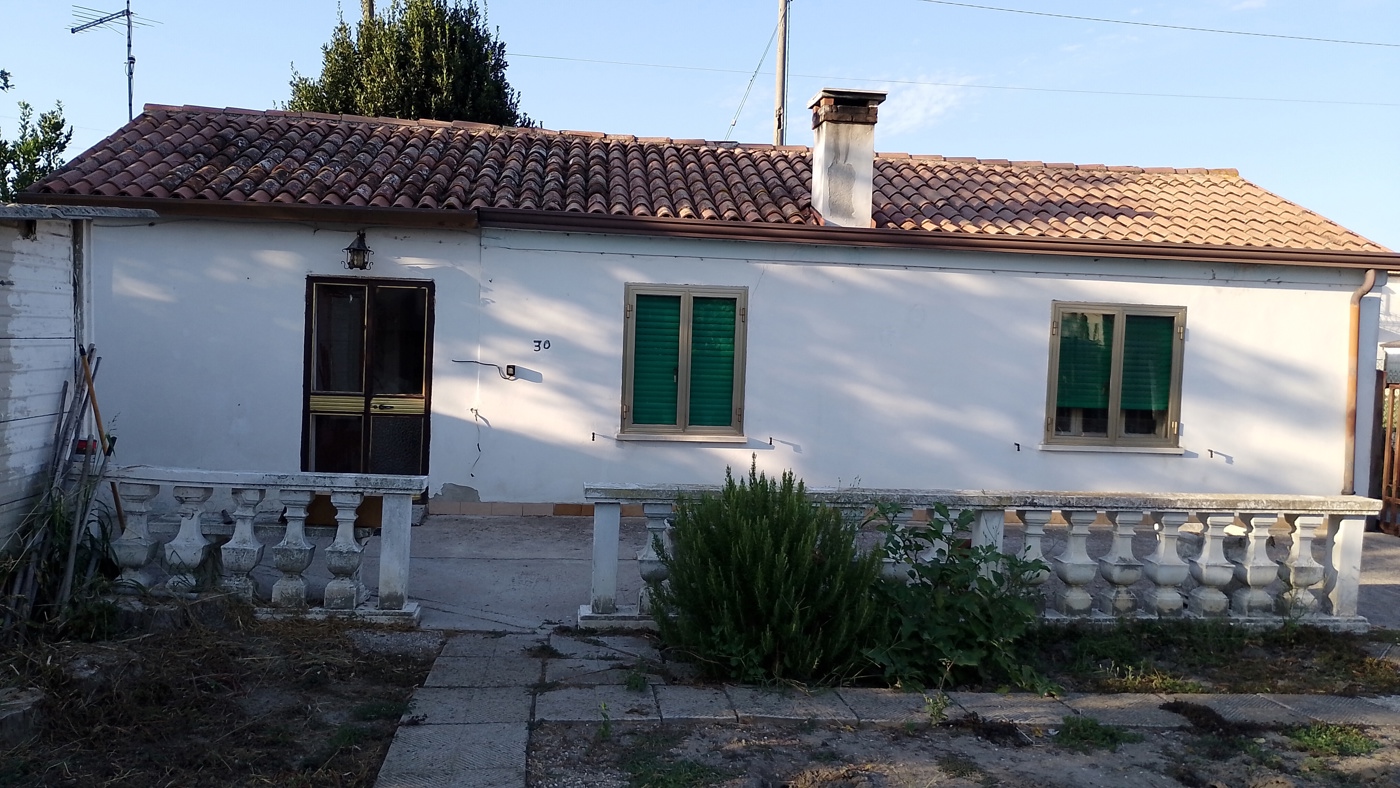 Casa indipendente con giardino a Gavello