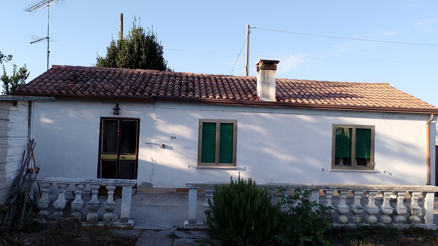 Casa indipendente con giardino a Gavello