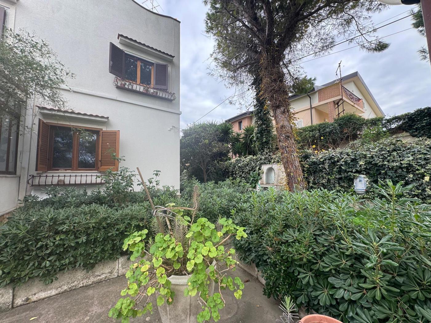 Villa con giardino a Leporano