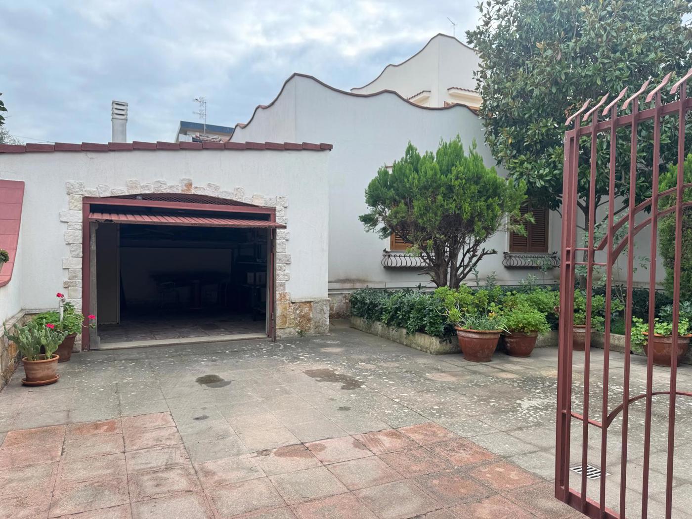 Villa con giardino a Leporano