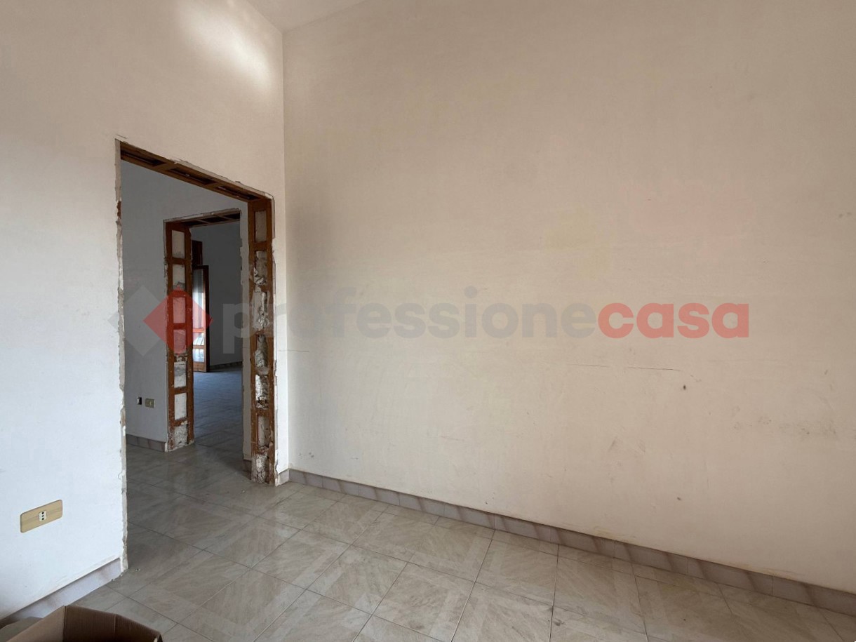 Trilocale da ristrutturare a Pulsano