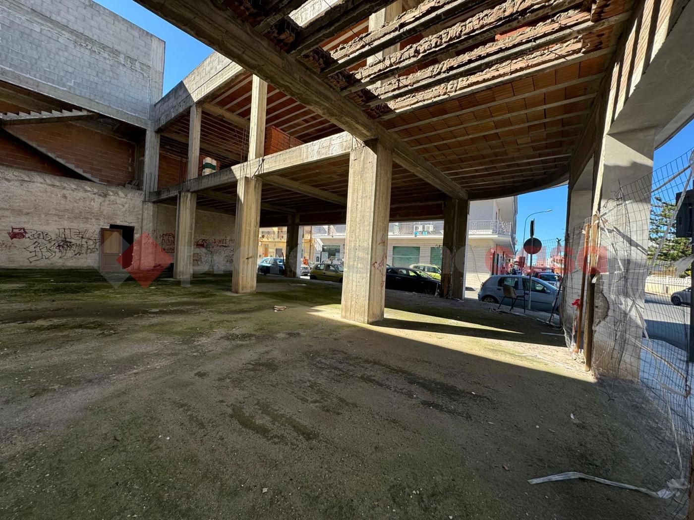 Stabile/Palazzo in vendita a Pulsano