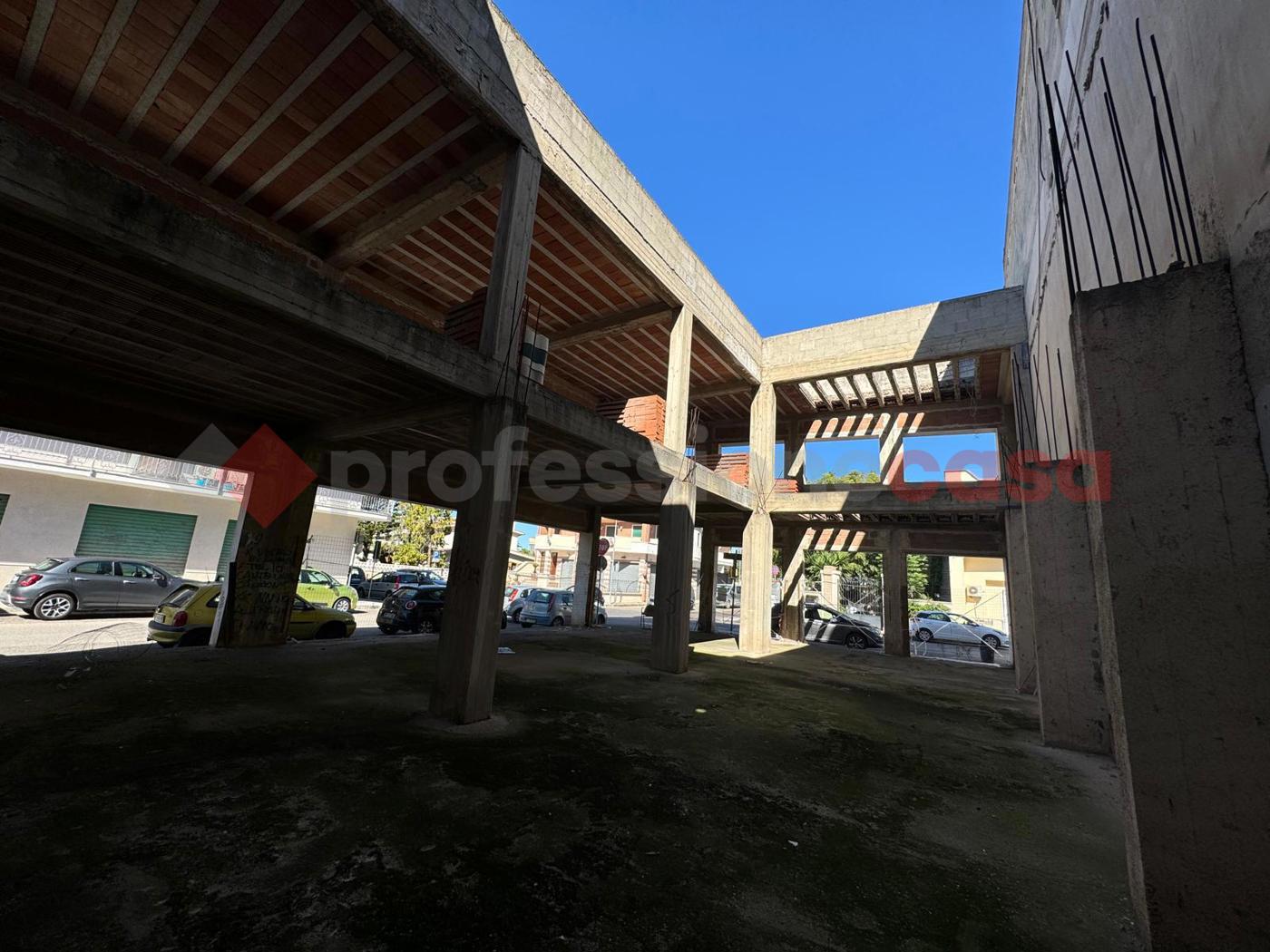 Stabile/Palazzo in vendita a Pulsano