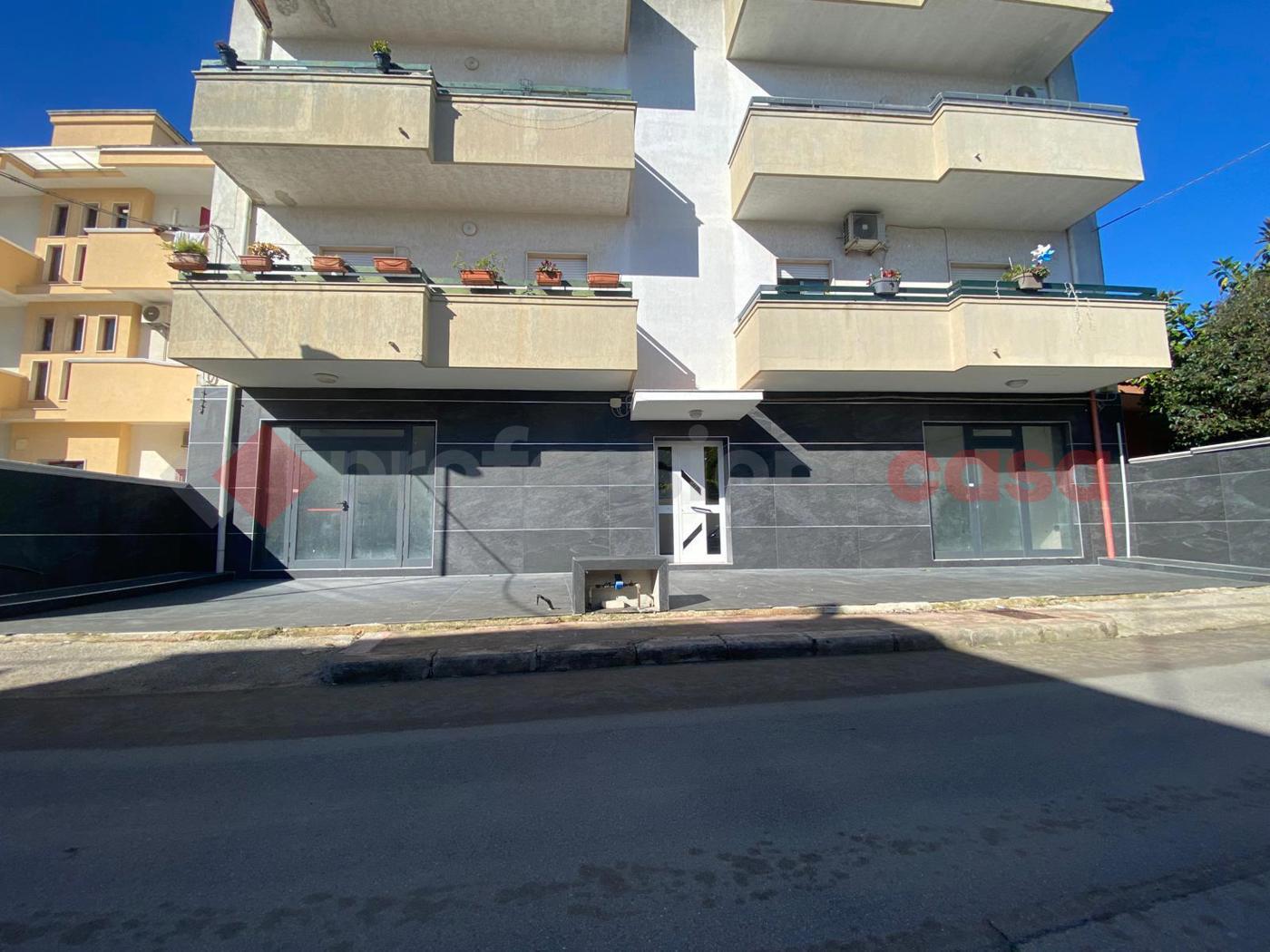 Attivit� commerciale in affitto/gestione a Pulsano