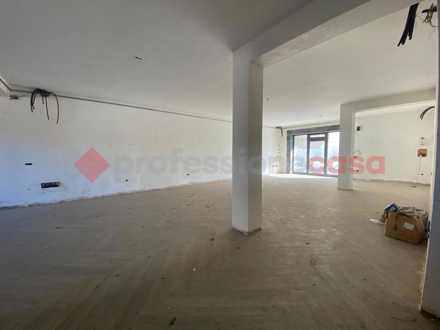 Attivit� commerciale in affitto/gestione a Pulsano