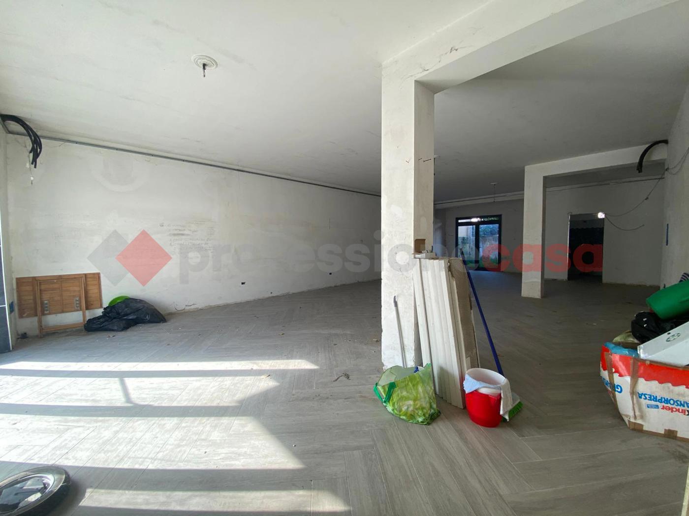 Attivit� commerciale in affitto/gestione a Pulsano