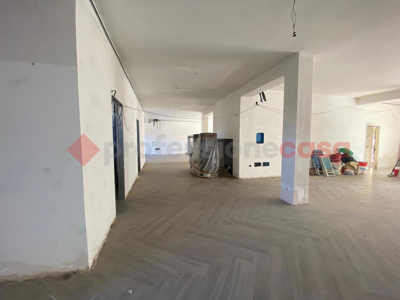 Attivit� commerciale in affitto/gestione a Pulsano